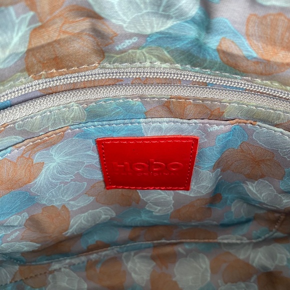 HOBO Small Cream/Tan Polished Leather Shoulder Bag - Picture 8 of 11